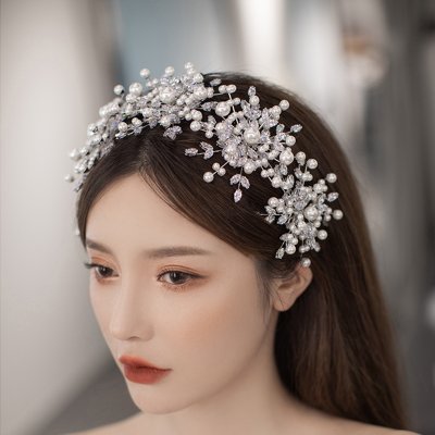 Princess-style Headpiece Wth Cubic Zirconia and Pearls